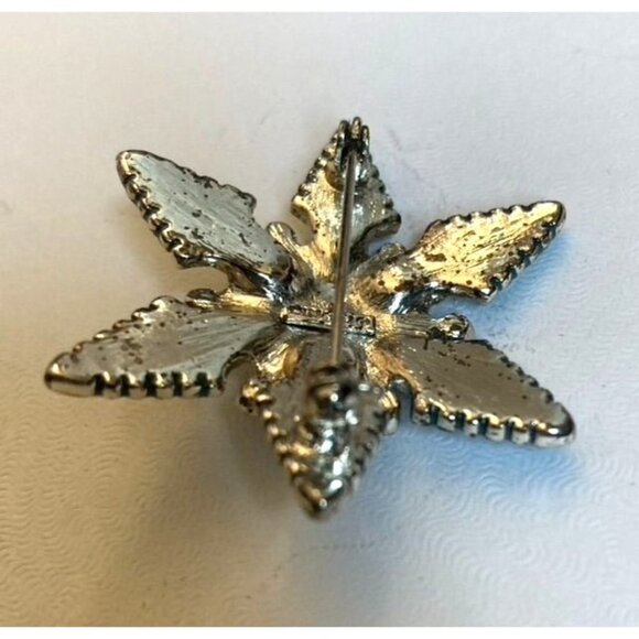 Vintage Monet Flower Rhinestone Brooch Green Enamel Snowflake Star - Picture 6 of 7